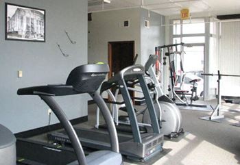 24 Hour fitness-center
