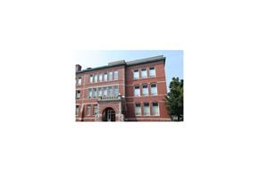 Gloucester apartment for rent - a view of the front of a brick building
