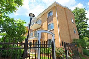 Washington apartment for rent - the building in which the apartment is located