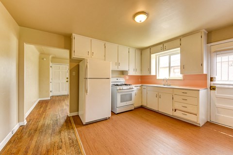 Floor plan for 1 bed, 1 bath, 700 sqft