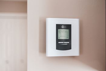 Individually controlled heat and hot water included in rent price