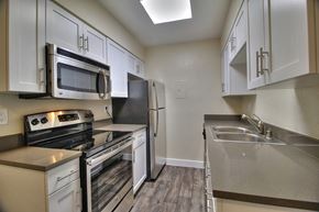 Sunnyvale apartment for rent - Fully Furnished Kitchen With Stainless Steel Appliances at 720 North Apartments, California, 94085