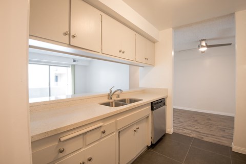 Floor plan for 2 beds, 2 baths, 1000 sqft