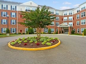 Henrico apartment for rent - Darby House Senior Apartments in Richmond