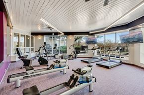 Plymouth apartment for rent - Fitness room with various equipment