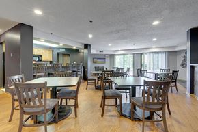 Brown Deer apartment for rent - Community room with tables and chairs