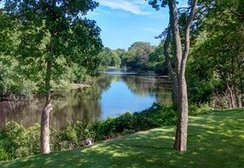 Exceptional views of the milwaukee river