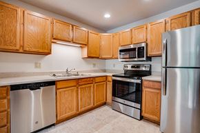 La Crosse apartment for rent - Kitchen with stainless steel appliances