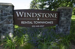 Chaska townhouse for rent - Windstone Townhomes
