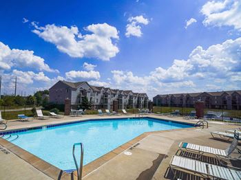 Swimming pool with large sundeck and free wi-fi