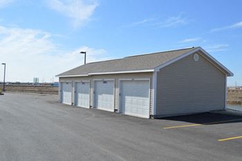 Garages with remote opener offered