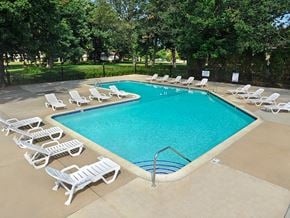 Rockford apartment for rent - Swimming Pool and Sundeck at Great Oaks Apartments, Illinois, 61109