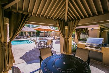 Towne square apartments bbq grills/ picnic area