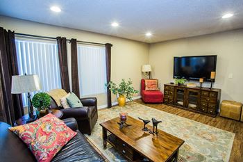 The vistas apartment homes resident lounge