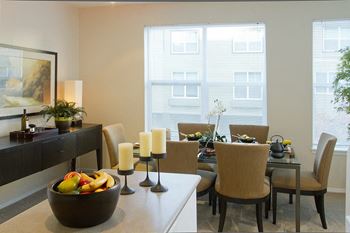 The colonnade apartments model home dining room