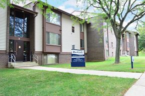 Cockeysville apartment for rent - Property Signage at Rossbrooke Apartments and Townhomes, Cockeysville 21030