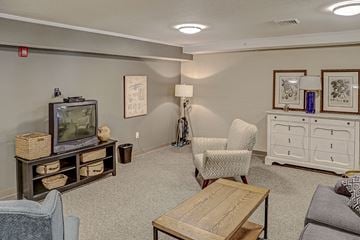 Washington Court House apartment for rent - a living room with furniture and a television