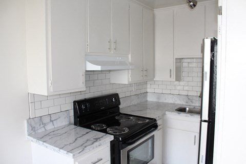 Floor plan for studio, 1 bath, 550 sqft