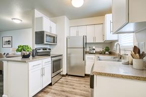 Hudsonville townhouse for rent - Kitchen