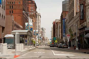Property sits on the rta healthline for easy access to public transportation