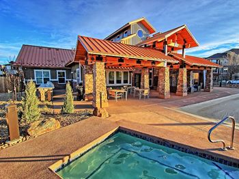 Ironhorse apartments year round outdoor spa