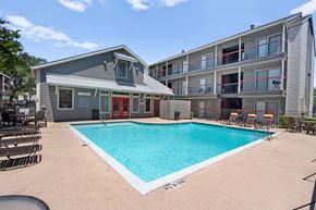 San Antonio apartment for rent - Pool, Spa, Clubhouse, Pool Deck, Patio, Chairs, Picnic