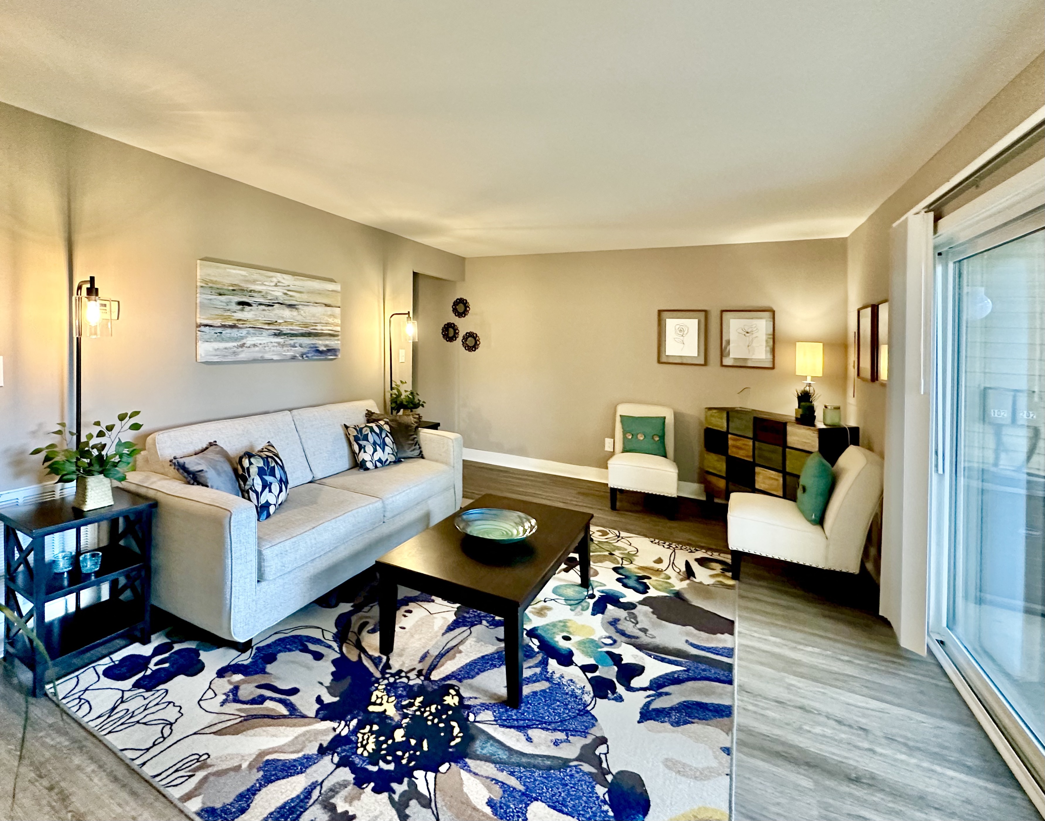 Floor plan for 2 beds, 1 bath, 950 sqft