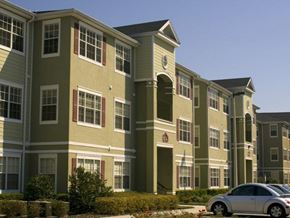 Orlando apartment for rent - a car parked in front of an apartment building