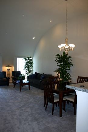 Salinas apartment for rent - Beautiful Vaulted Ceilings