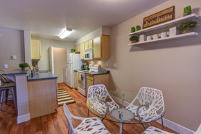 Portland apartment for rent - Dining at Commons at Sylvan Highlands Apartments, Portland