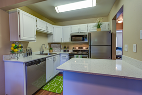 Hillsboro apartment for rent - Room with kitchen at Commons at Hawthorn Village Apartments, Hillsboro, OR