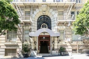San Francisco apartment for rent - the building in which the hotel is located