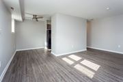 Roslyn apartment for rent - Living room with plank flooring