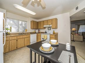 Sacramento apartment for rent - River Terrace Apartments | Kitchen