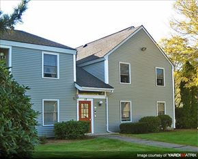 Duxbury apartment for rent - a blue house with a red door