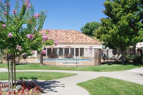 Antioch apartment for rent - Exterior building with view of pool l Somerset Apartments in Antioch CA