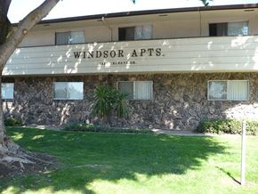 Modesto apartment for rent - Windsor Apartments Building with Sign
