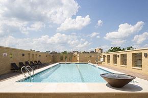 Washington apartment for rent - Park Van Ness pool