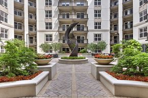 Charlotte apartment for rent - The Encore SouthPark - Charlotte, NC - courtyard