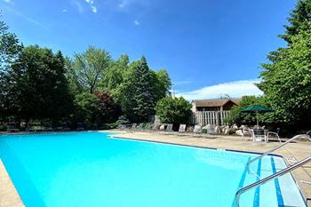 Swimming pool & sundeck