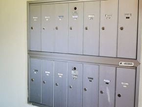New Haven apartment for rent - a bunch of lockers in a room