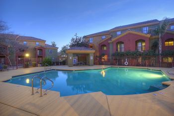 Invigorating swimming pool