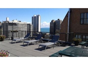 Rooftop sundeck