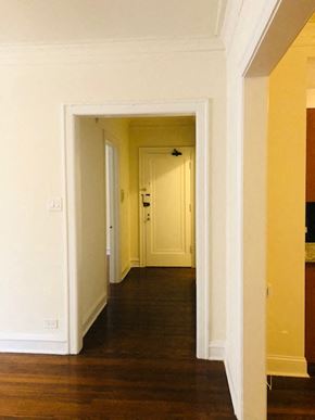 Evanston apartment for rent - Entry