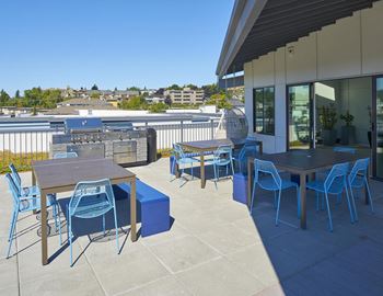 Bbq/dining deck