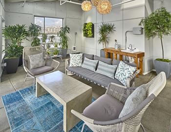 Rooftop greenhouse lounge & resident garden