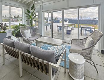 Rooftop greenhouse lounge & resident garden