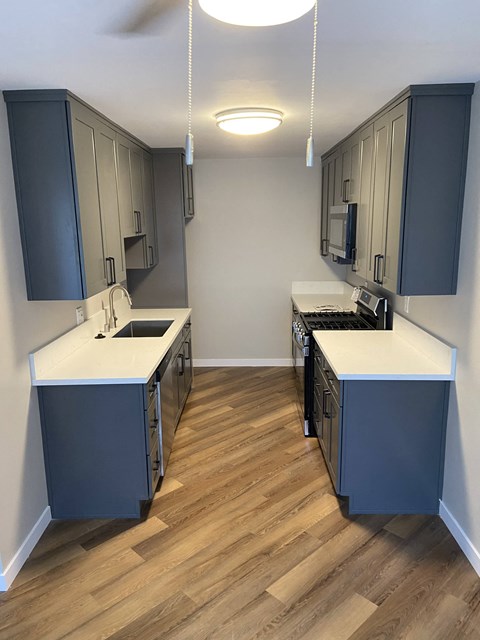 Floor plan for 1 bed, 1 bath, 750 sqft