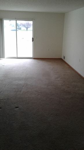 Thief River Falls townhouse for rent - Living room - patio door