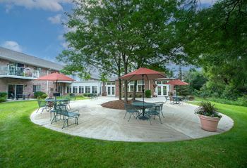 Community patio & grill
